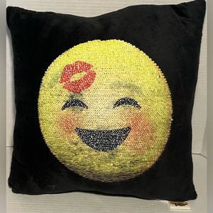 Emoji Pals Pillow Happy Face Blowing Kisses Sequin 16” Cushion Home Decor 2 In 1